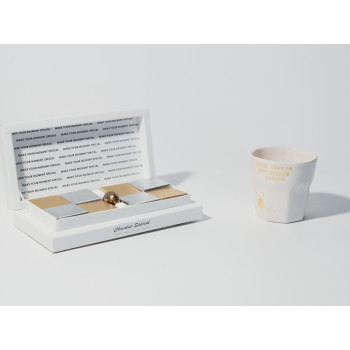 Tasarım İkili - Chocolat Special Özel Tasarım Kutulu Gümüş Gold Karışık Madlen Çikolata 120 gr + Özel Seramik Fincan (B)